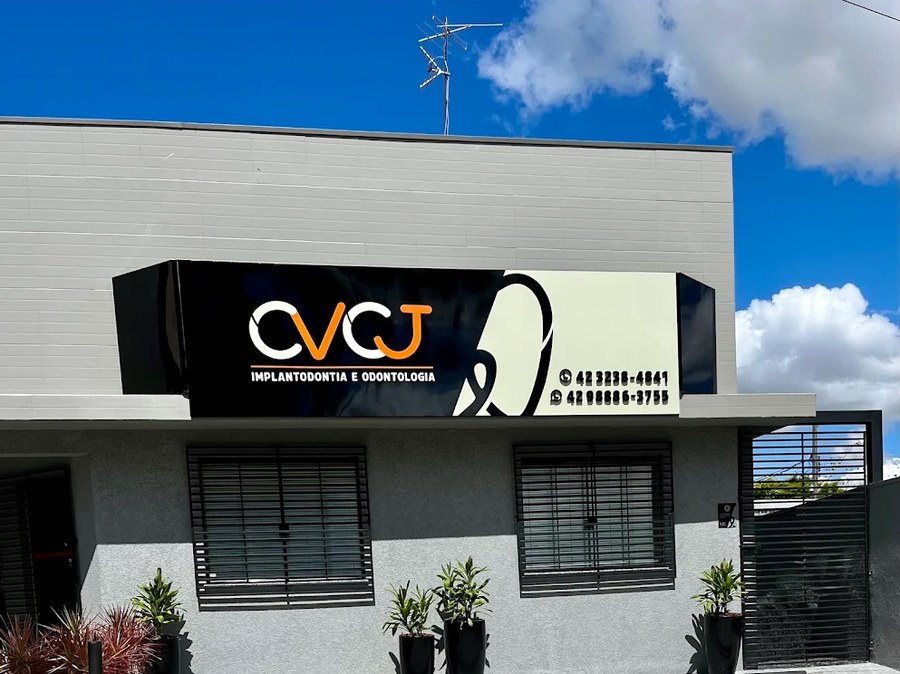 Fachada da CVCJ Odontologia, na R. Eng. Schamber, Centro de Ponta Grossa/PR